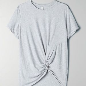 Aritzia The group by babaton Foundation knot tee gray